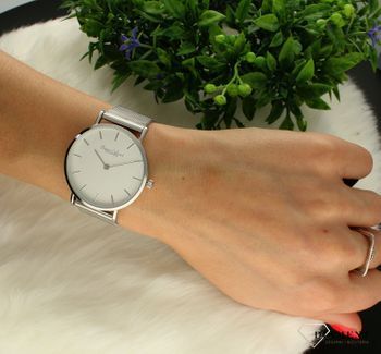 Zegarek damski biżuteryjny z dużą tarczą Bruno Calvani BC90516 SILVER.  Tarcza zegarka okrągła w kolorze srebrnym z wyraźnymi srebrnymi indeksami, wskazówki w kolorze srebrnym. Dodatkowym atutem zegarka jest wyraźne logo (1).jpg